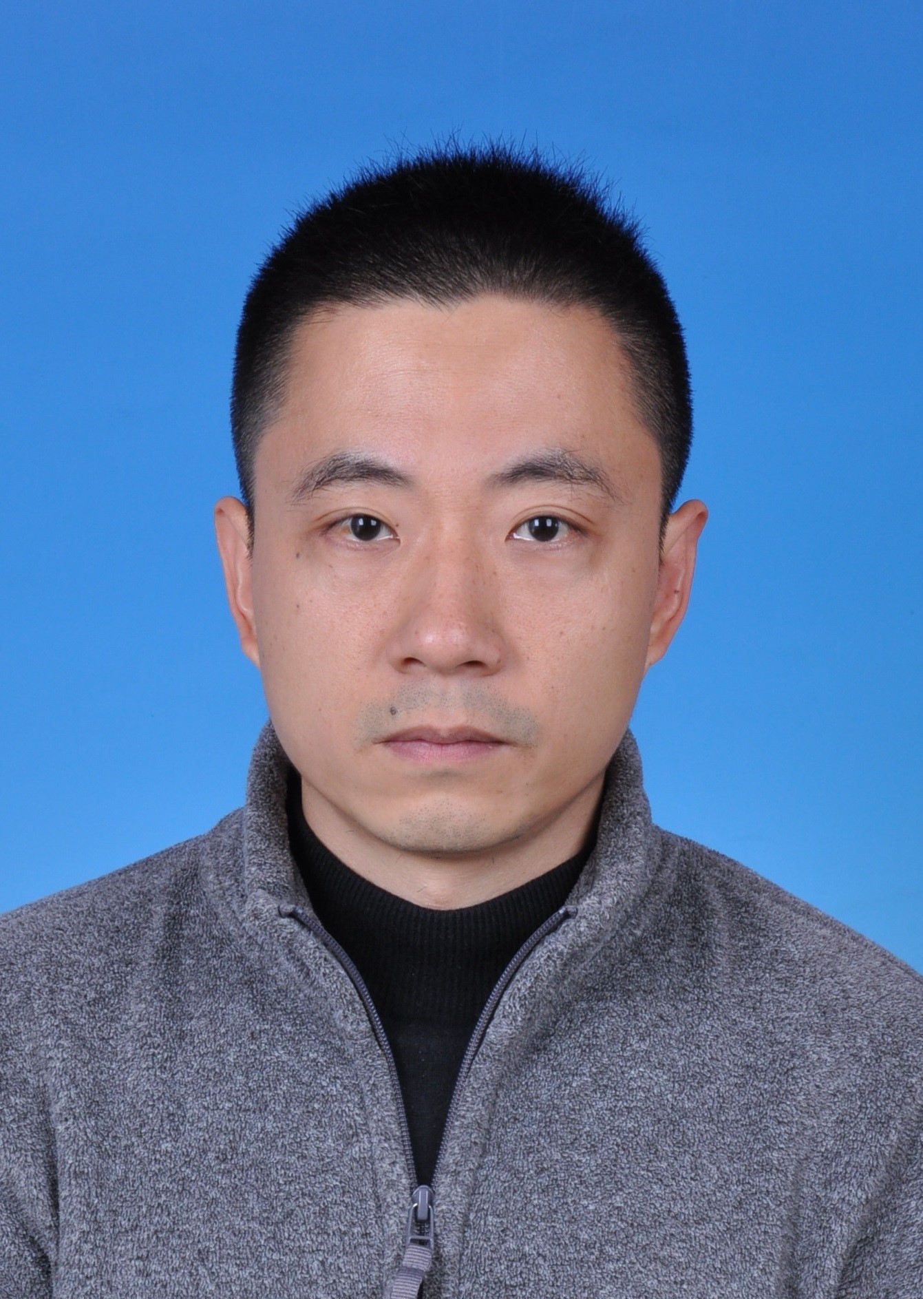 cn教育背景:1992-1996,华东理工大学,有机化工,学士;1996-1999,华东理